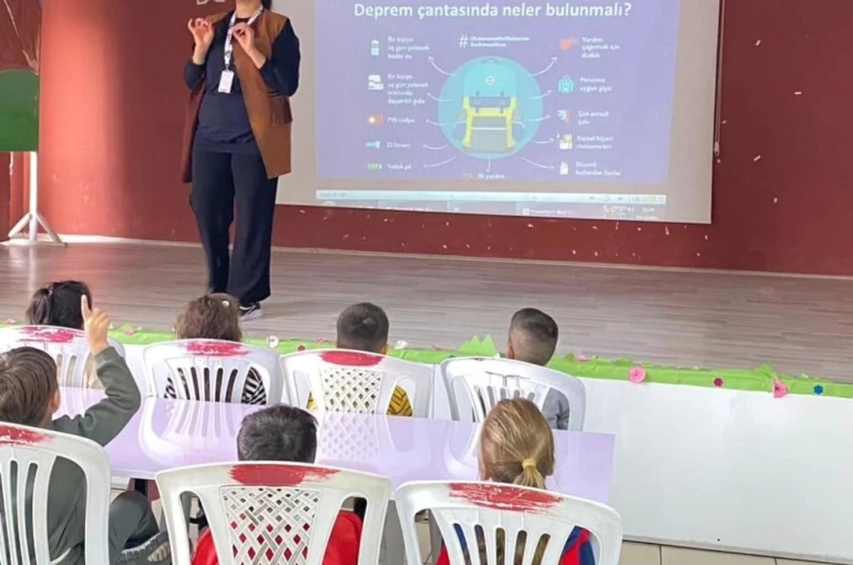Öğrenciler afetler ve 112 Acil Çağrı Merkezi hakkında bilgilendirildi