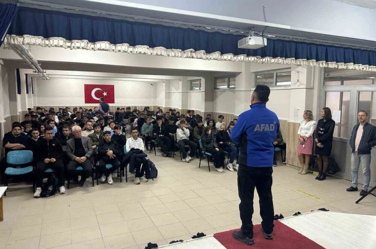 Öğrenciler afetler ve yangınlarla ilgili bilinçlendirildi