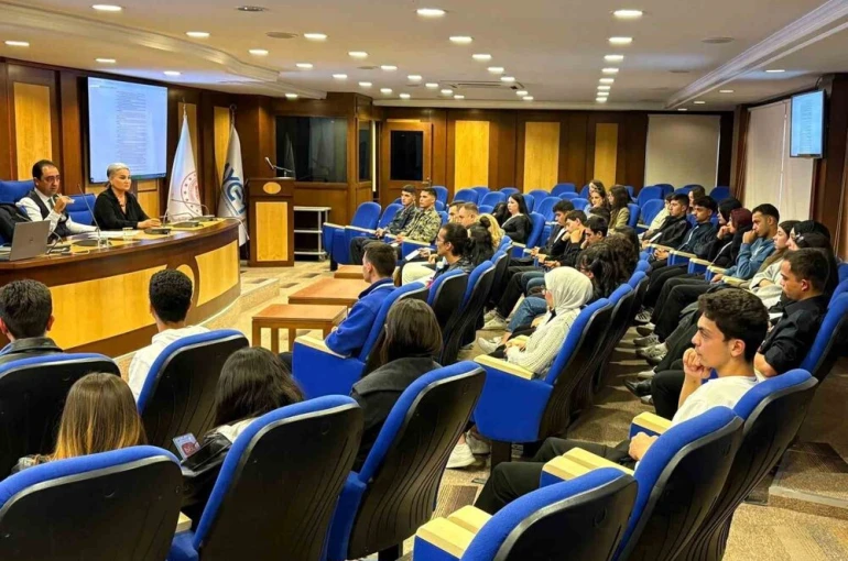 Öğrenciler, güncel denizcilik uygulamalarını öğrendiler