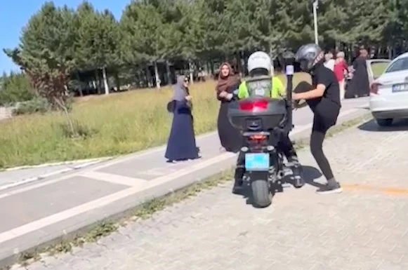 Öğrenciler, polisler tarafından sınava yetiştirildi