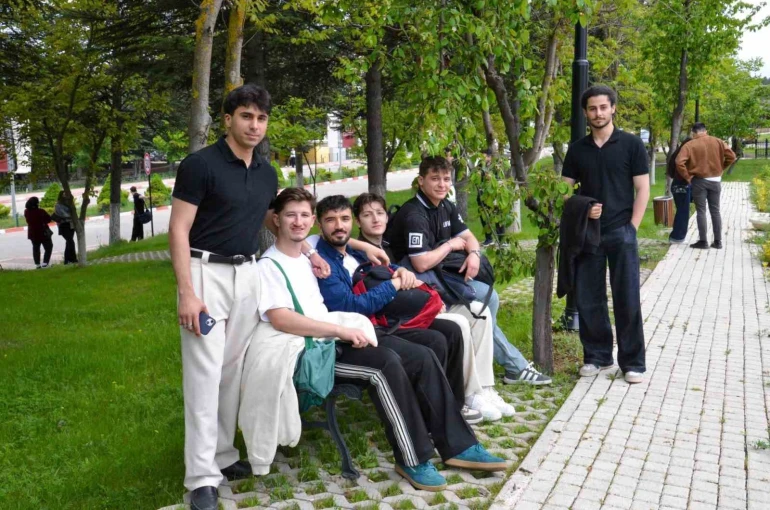 Öğrenciler tarihi ve kampüs alanlarını gezdi