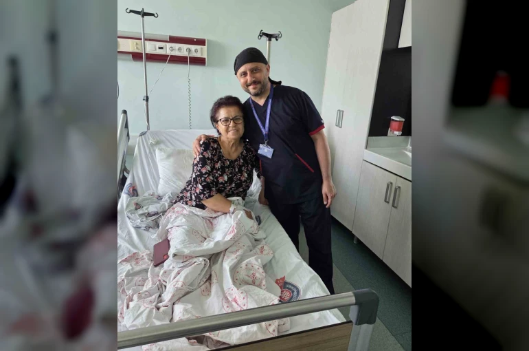 Öğrencisi profesör oldu, 29 yıl sonra öğretmenini ameliyat ederek sağlığına kavuşturdu