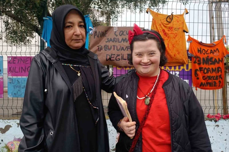 Öğretmen Ayla Kara’nın yakınları okulda dua etti