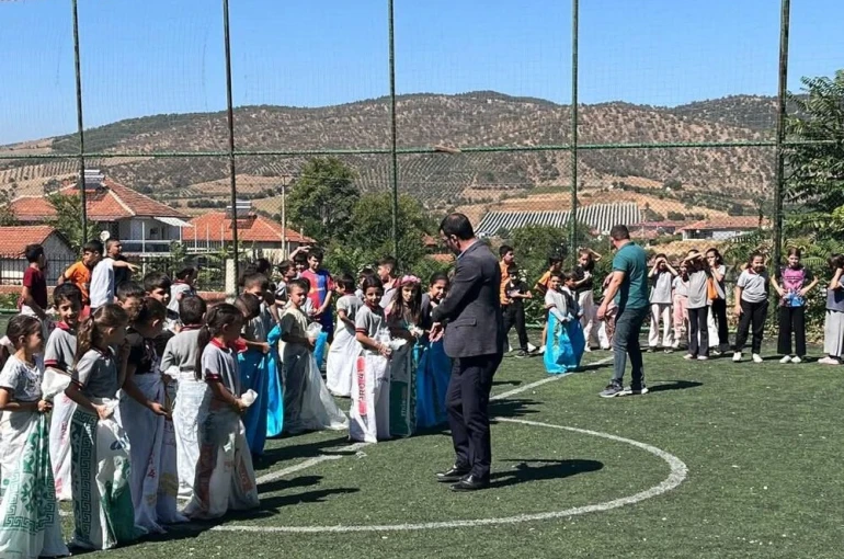 Okul bahçesi şenlik alanına döndü