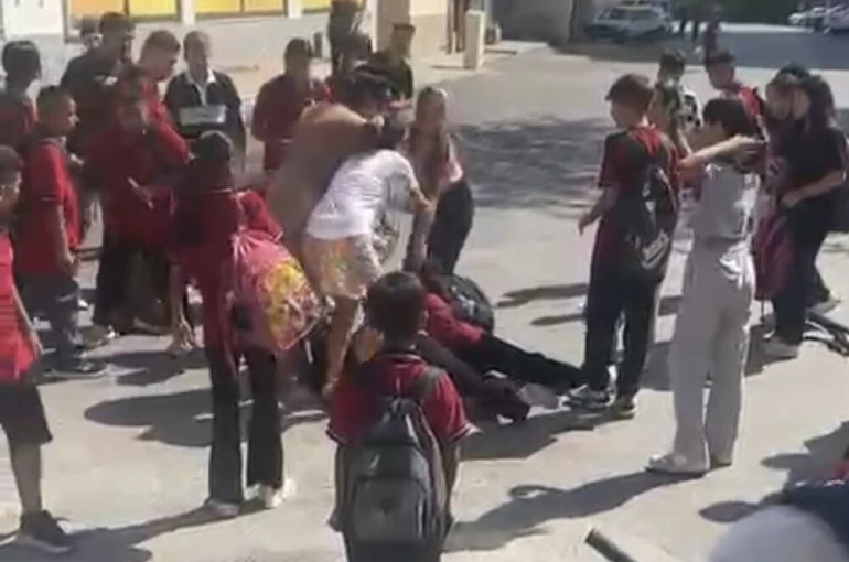 Okul çıkışı zorbalığa uğrayan 12 yaşındaki çocuğa acımasız şiddet