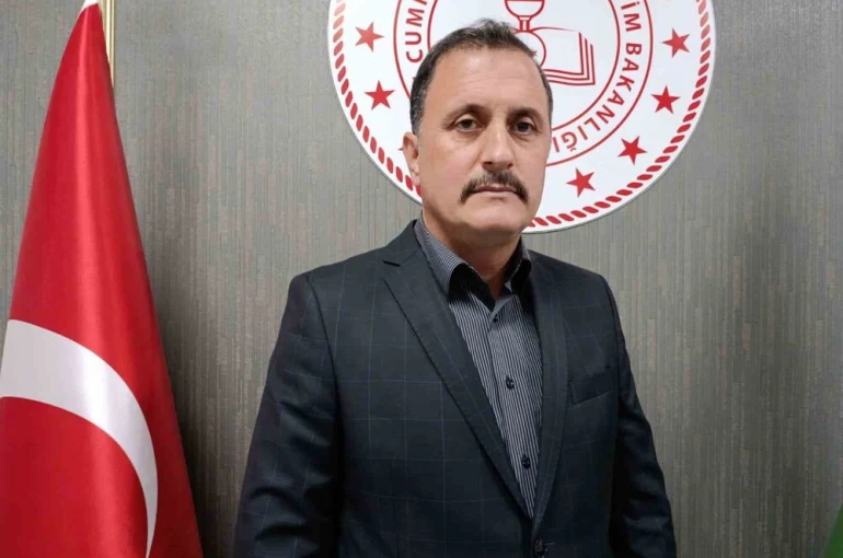 Okul müdürünün unutamadığı ’Un hatırası’: "Asrın felaketi yaşandı, o fırının deposunda tonlarca un enkazın altında kaldı"