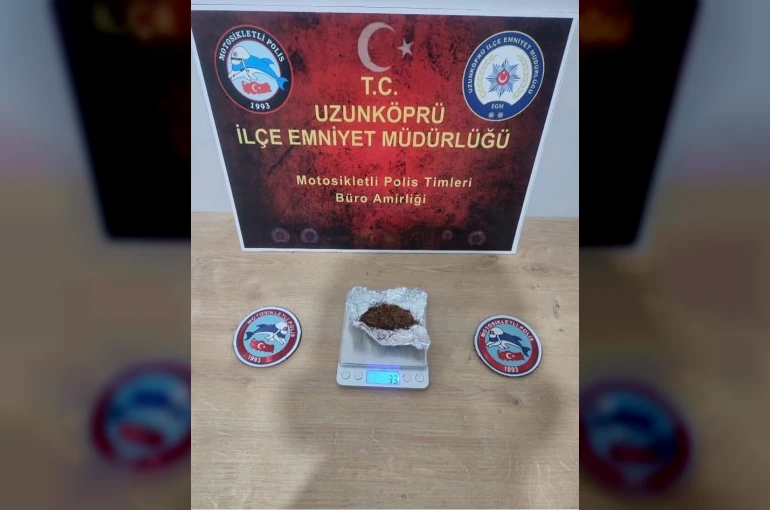 Okul önünde uyuşturucu operasyonu: 2 kişi tutuklandı 