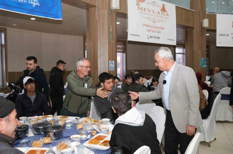 Oltulular geleneksel iftar programında buluştu