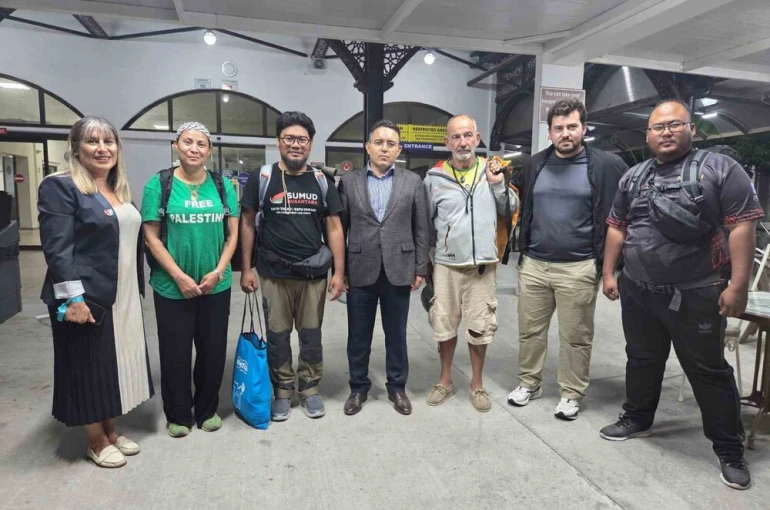 Olumsuz hava şartları nedeniyle Sumud Filosu’ndan ayrılan 4 aktivist Marmaris’e geldi