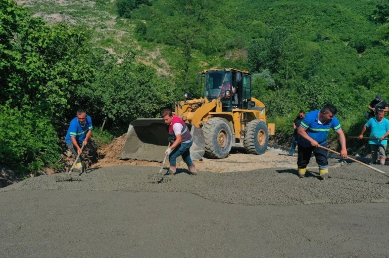 Ordu’da heyelan sonucu açılan alternatif yol betonla güçlendirildi