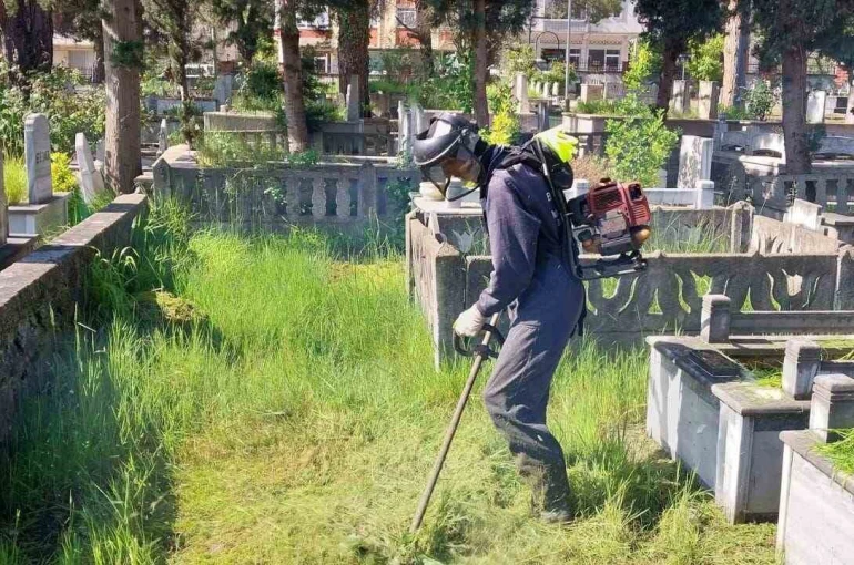 Ordu’da mezarlıklar bayrama hazırlanıyor
