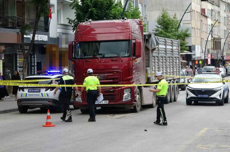 Ordu’da tırın çarptığı yaya ağır yaralandı