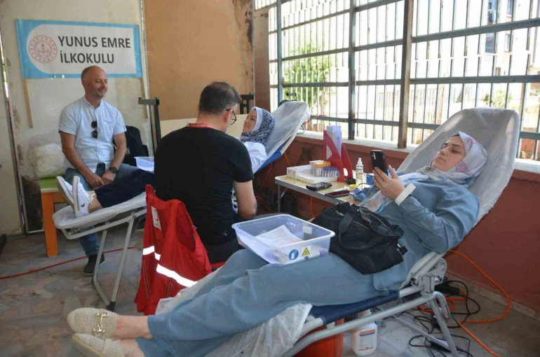 Ordu’da veliler ve öğretmenler kan vererek umut oldular 