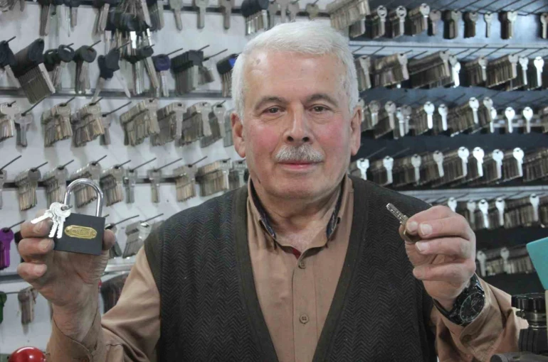Ordulu çilingir ustası, 53 yıldır mesleğini sürdürüyor