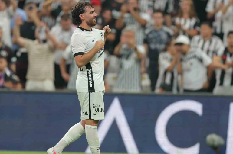 Orkun Kökçü kaldığı yerden devam ediyor