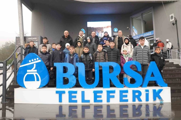 Osmangazi Belediyesi’nden çocuklara Uludağ’da kayak sürprizi