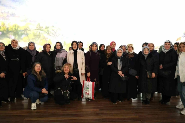Osmangazi Belediyesi’nden kadınlara kültür gezisi