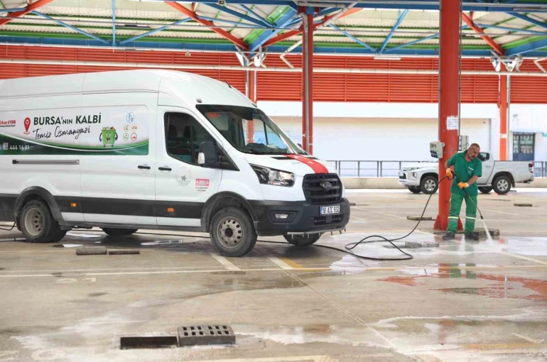 Osmangazi’de kurban kesim alanları titizlikle temizleniyor