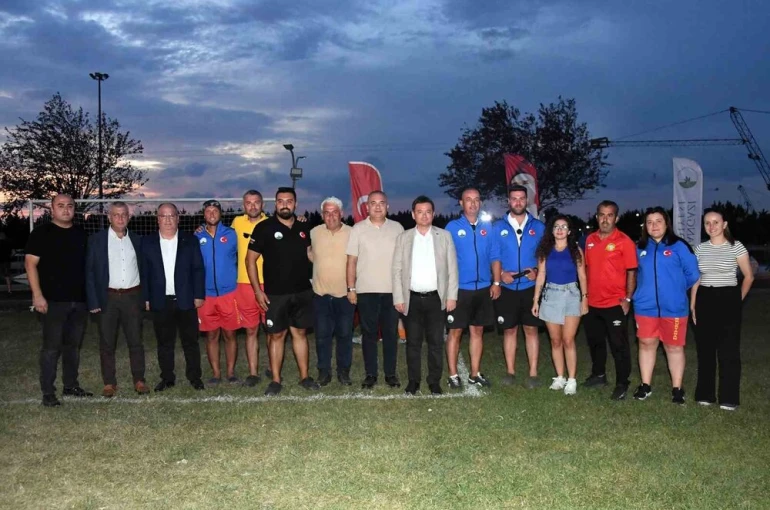 Osmangazi’de minik yetenekler futbol şöleninde buluştu