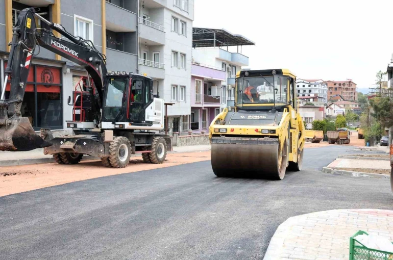 Osmangazi’den Hamitler’e 300 tonluk asfalt desteği