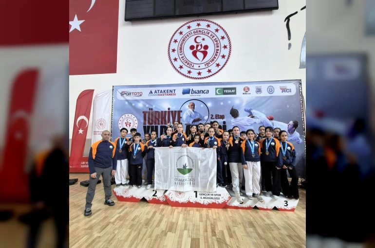 Osmangazili karateciler madalyaya doydu