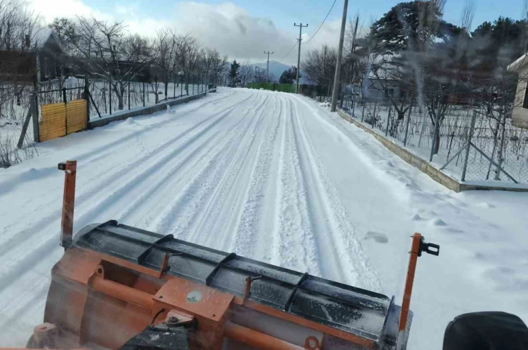 Osmangazi’nin yüksek kesimlerinde kar nöbeti
