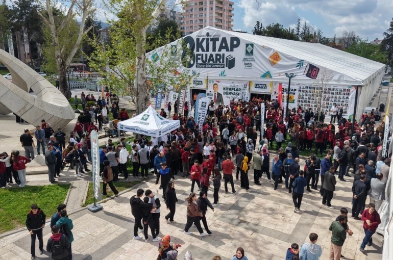 Osmaniye’de 8. Kitap Fuarı yoğun ilgiyle açıldı