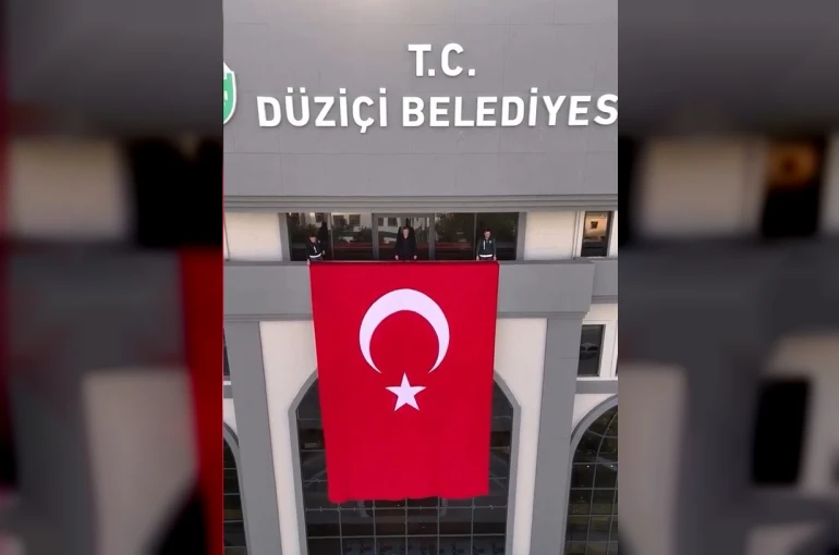 Osmaniye’de belediye personelinden ay-yıldızlılara moral videosu