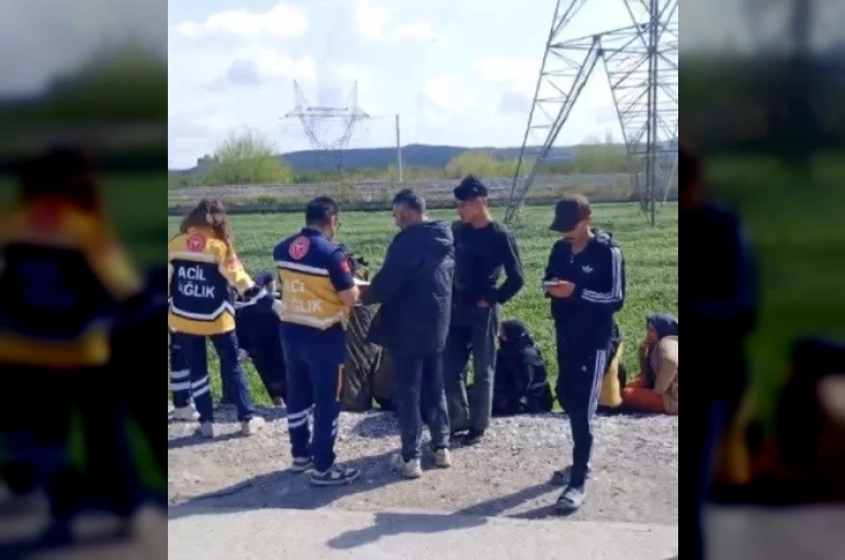 Osmaniye’de işçi servisi ile minibüs çarpıştı: 3 yaralı