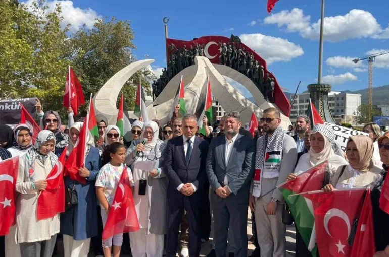 Osmaniye’de kadınlardan Gazze için sessiz çığlık