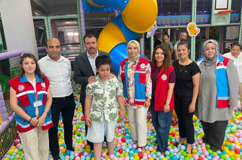 Osmaniye’de özel bireyler karne sevincini şenlikle yaşadı
