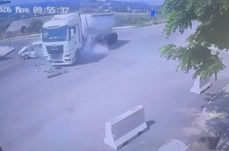 Osmaniye’de tanker ile otomobil çarpıştı: 2 yaralı