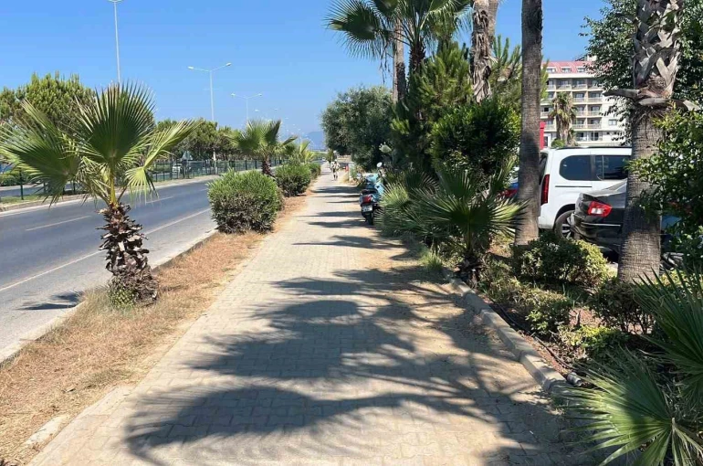 Otelin önüne bıraktığı motosikleti sabah göremeyince hırsızlığı güvenlik kamerasından gördü