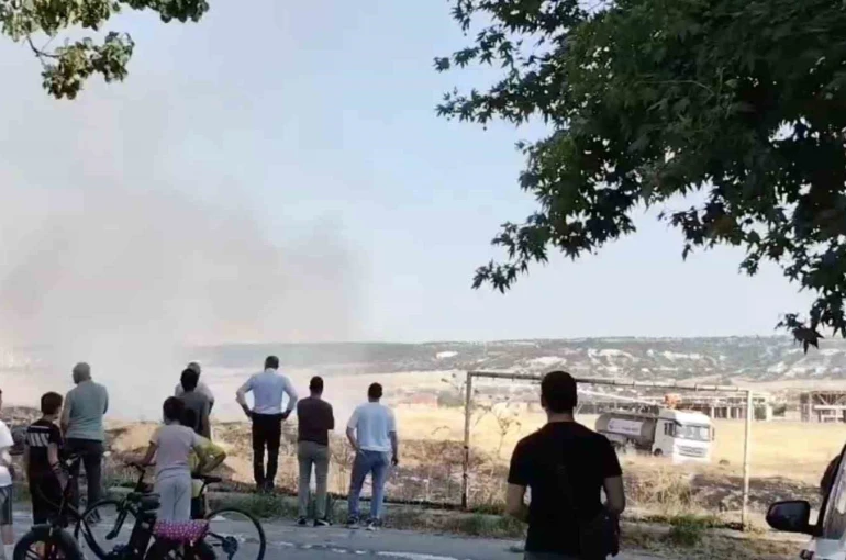 Otluk alan alevler içinde kaldı