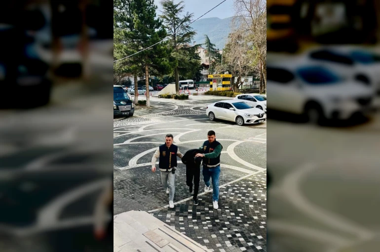 Otobüste uyuşturucu operasyonu: 700 hap ele geçirildi