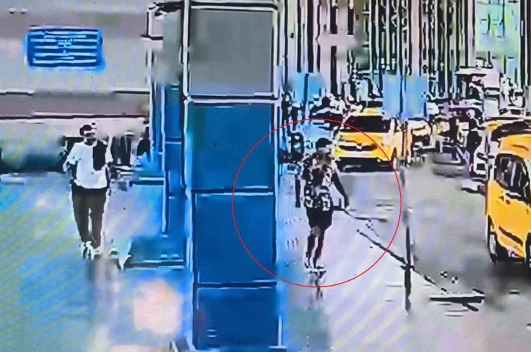 Otogarın dışındaki çuvala gizlediği bıçağı alıp 2 güvenlik görevlisini yaraladı