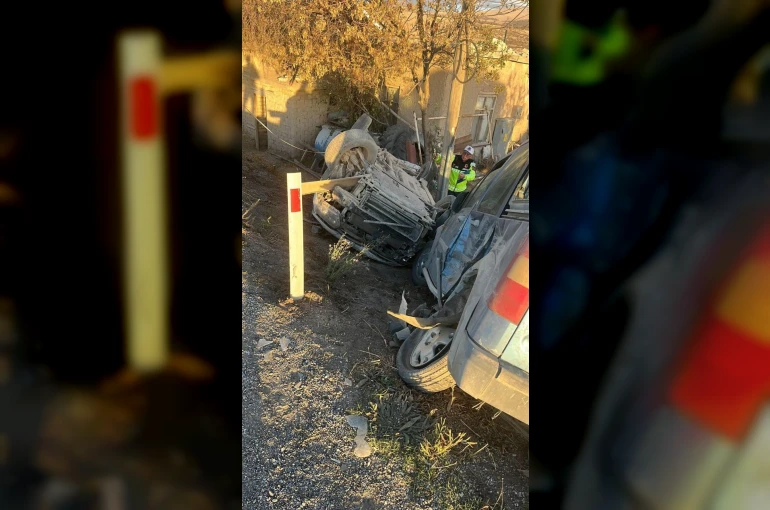 Otomobil ile hafif ticari araç çarpıştı: 1 ölü, 1 yaralı