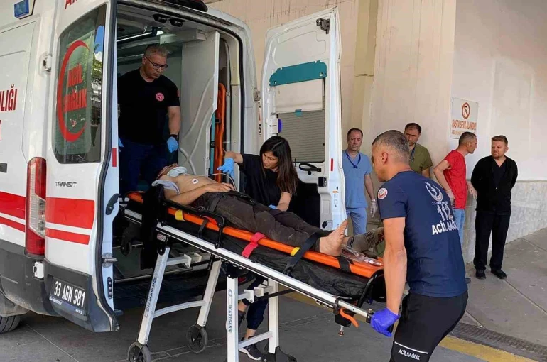 Otomobil ile hafif ticari araç çarpıştı: 6 yaralı