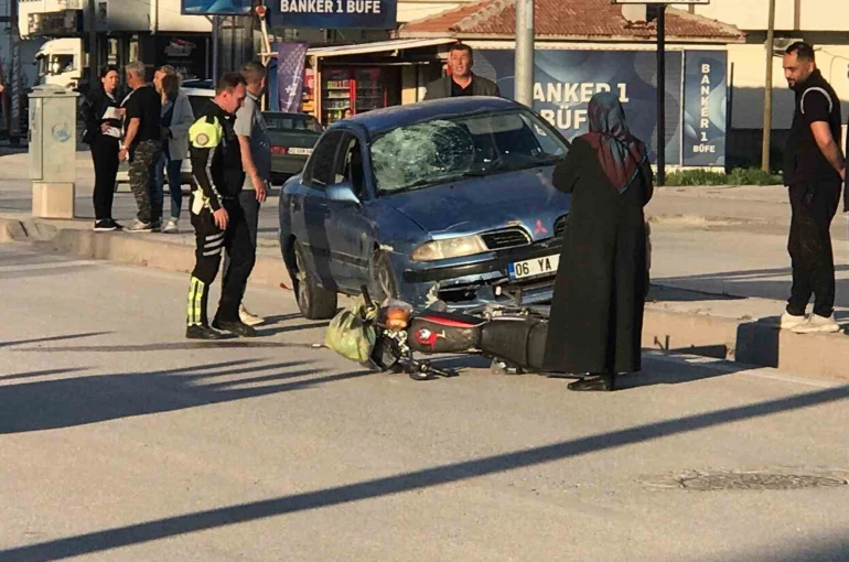 Otomobil ile motosiklet çarpıştı: 1 yaralı