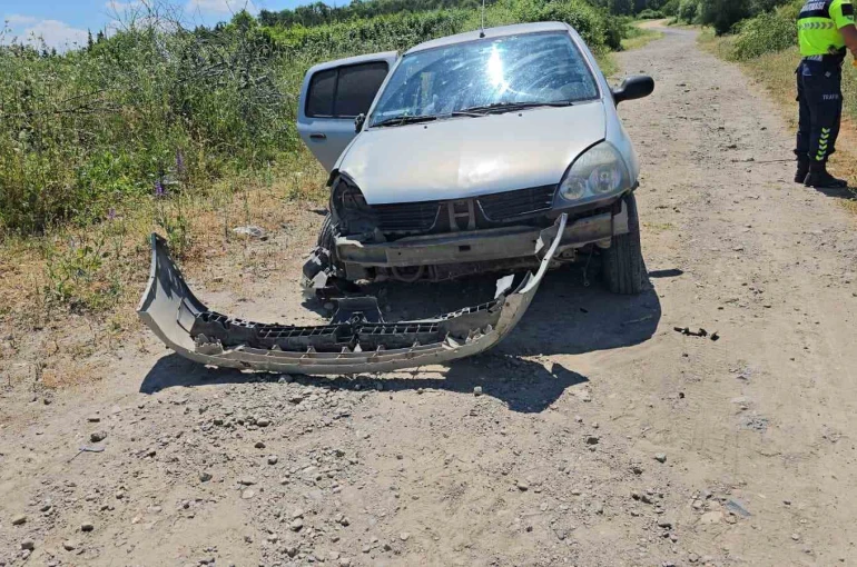 Otomobil şarampole düştü: 3 yaralı 