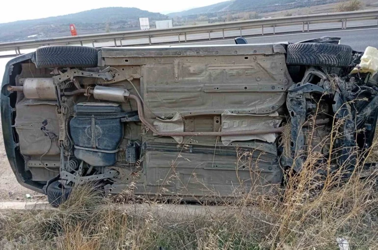 Otomobil yoldan çıktı, 1 yaralı