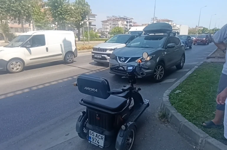 Otomobile çarpmamak için frene bassa da kaza yapmaktan kaçamadı