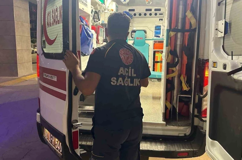 Otomobilin çarptığı yaya yaralandı