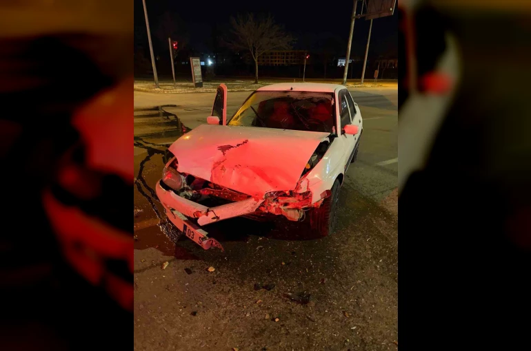 Otomobillerin çarpıştığı kazada 4 kişi yaralandı