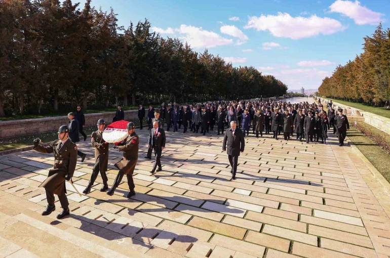 OYAK’tan 65’inci kuruluş yıl dönümünde Anıtkabir’e ziyaret 