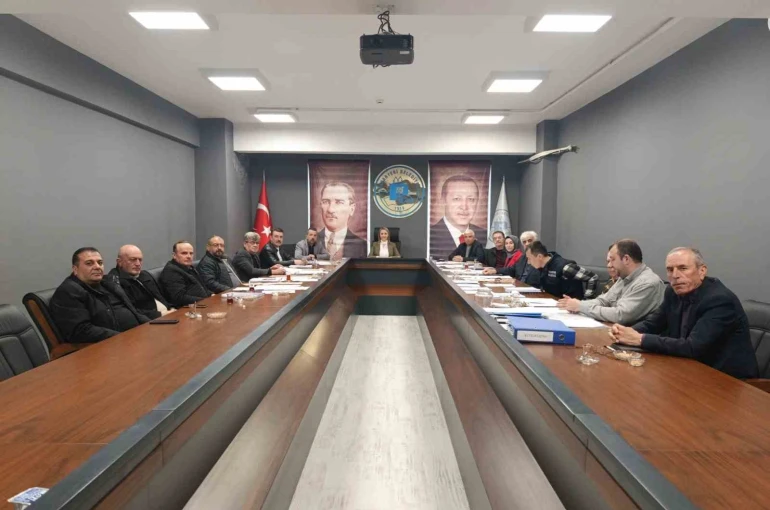 Oylar eşit çıkınca Meclis 1. Başkanvekili kurayla belirlendi