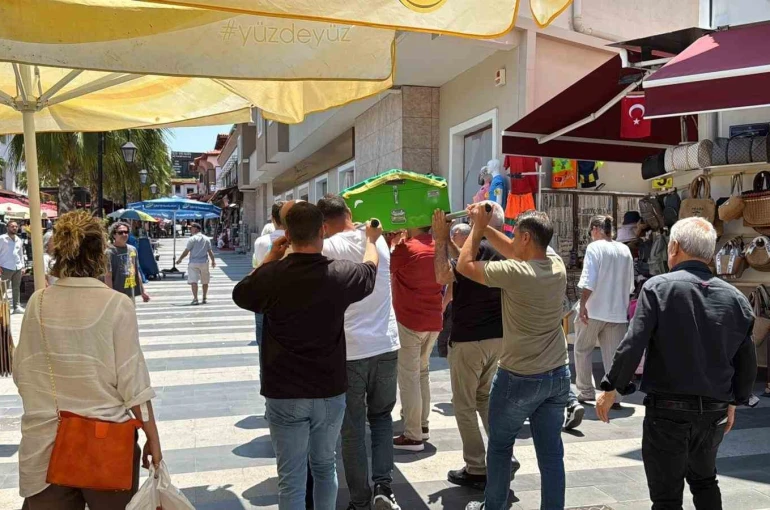 Oyuncu İrtem’in cenazesi camiye getirildi