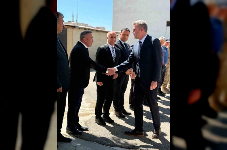 Özalp Kaymakamı Bolat görevine başladı