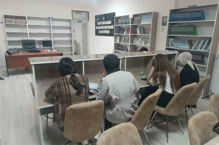 Özalp’te Diyanet Etüt Merkezi ve kütüphane yoğun ilgi görüyor
