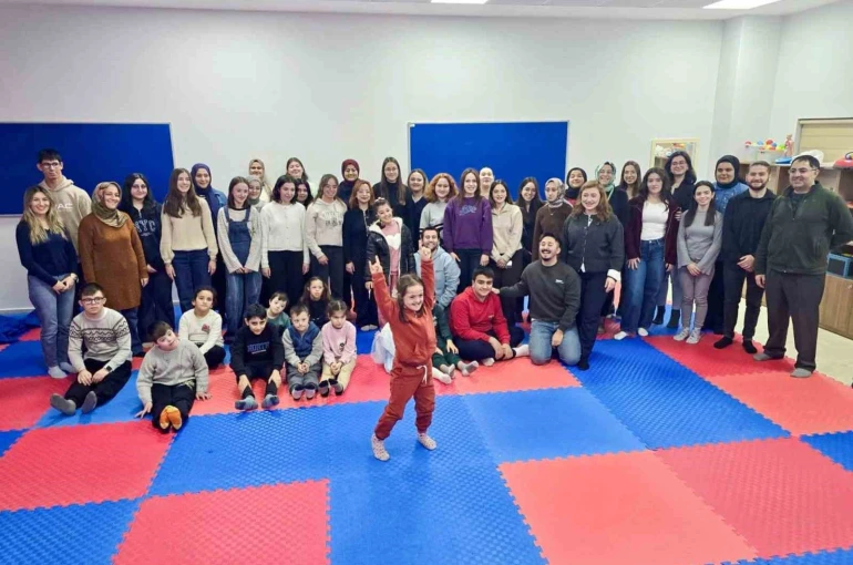 Özel eğitim öğrencileri BŞEÜ’de oyunla öğrenmenin keyfini yaşadı